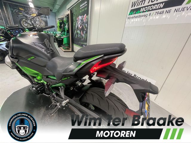 kawasaki - z900