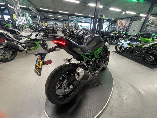 kawasaki - z900