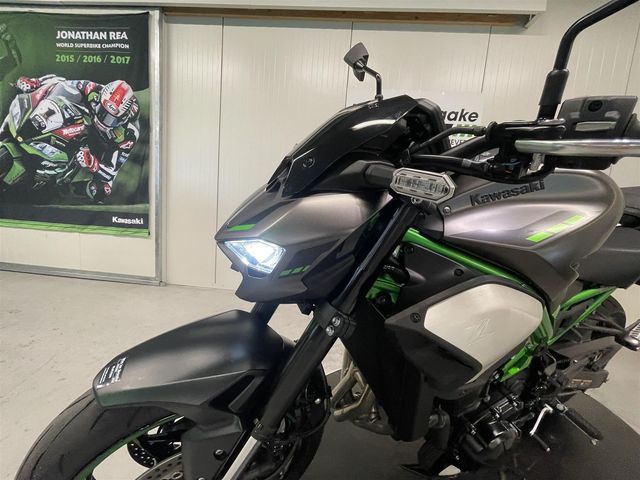 kawasaki - z900