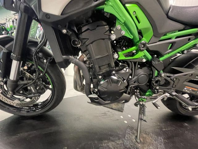 kawasaki - z900