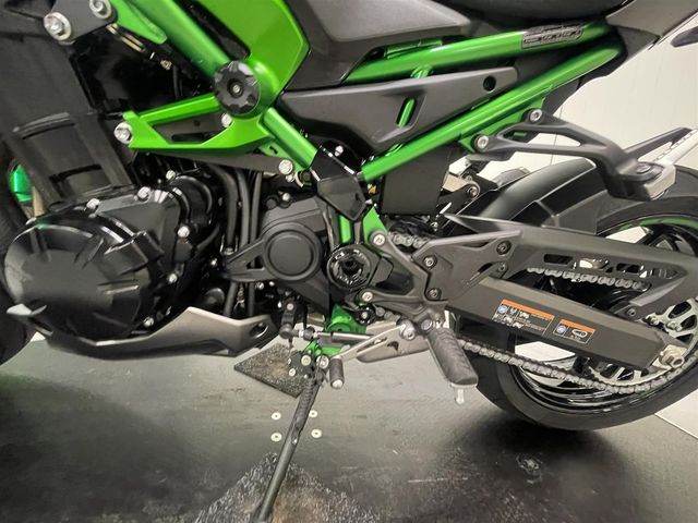 kawasaki - z900