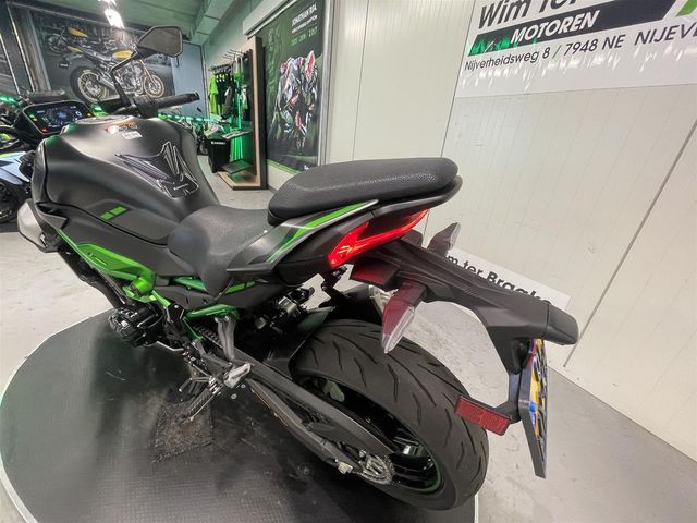 kawasaki - z900