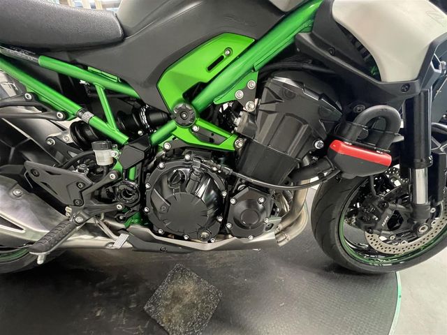 kawasaki - z900