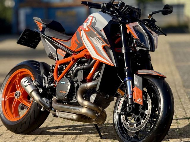 ktm - 1290-super-duke-r-evo