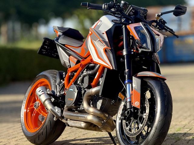 ktm - 1290-super-duke-r-evo