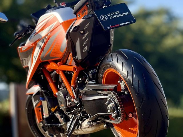 ktm - 1290-super-duke-r-evo