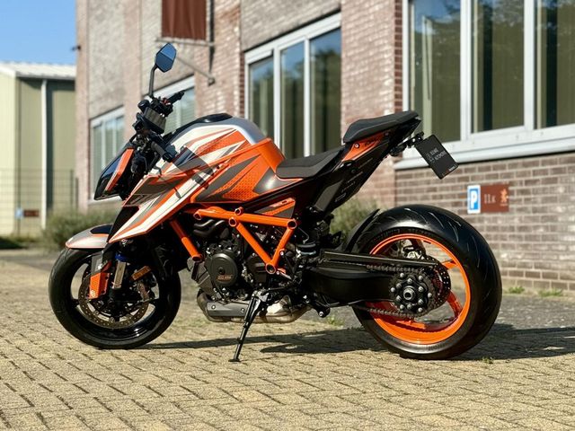 ktm - 1290-super-duke-r-evo