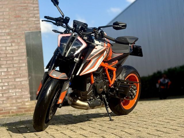 ktm - 1290-super-duke-r-evo