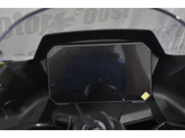 suzuki - gsx-8r