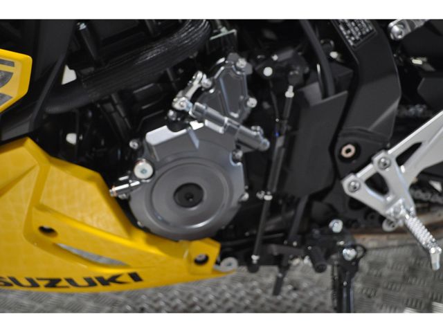 suzuki - gsx-8r