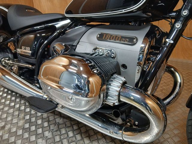 bmw - r-18