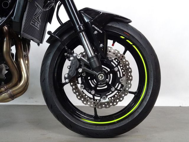 kawasaki - z900