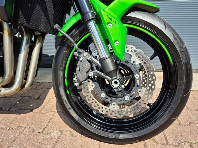 kawasaki - z900