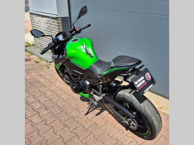 kawasaki - z900