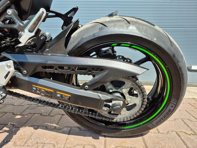 kawasaki - z900