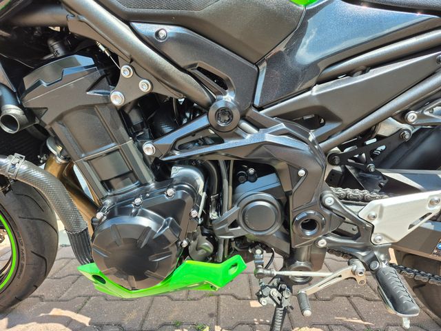 kawasaki - z900