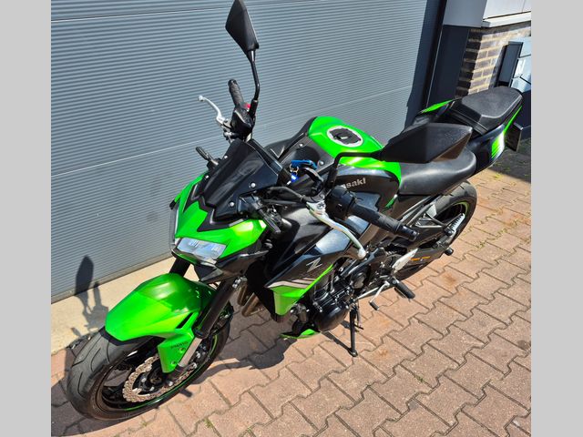 kawasaki - z900
