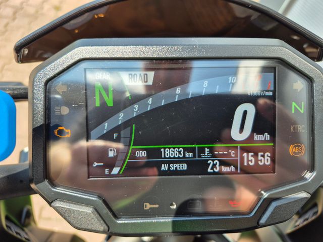 kawasaki - z900