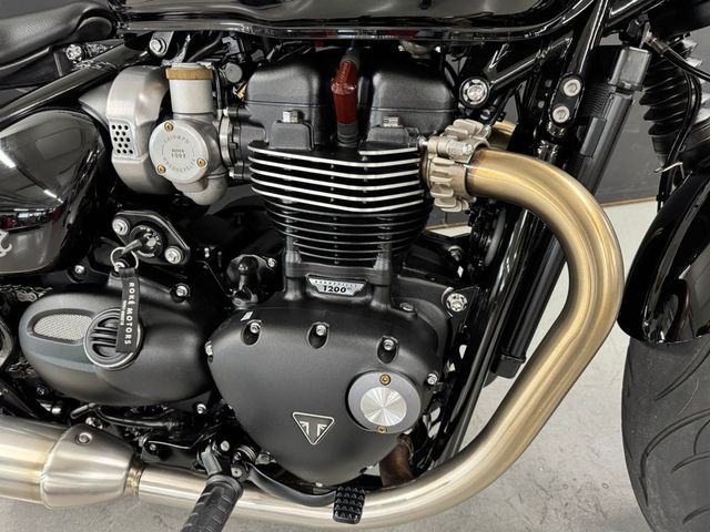 triumph - bonneville-bobber