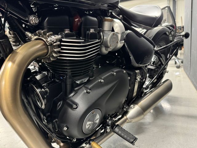 triumph - bonneville-bobber