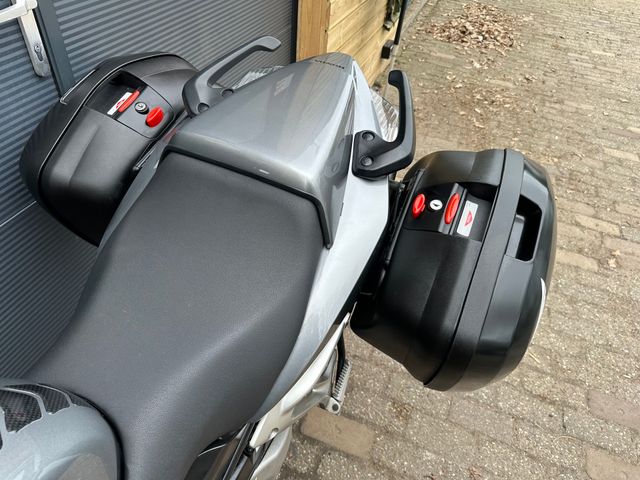 honda - vfr-800-fi-vtec-abs