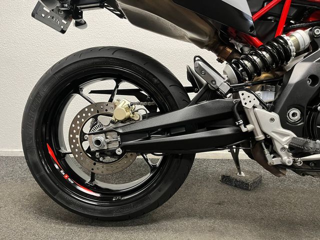 aprilia - dorsoduro-900