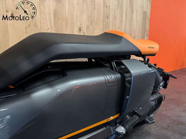 bmw - ce-04