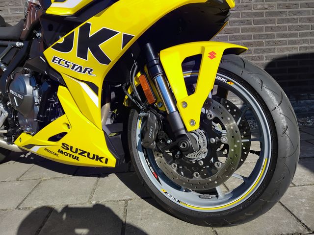 suzuki - gsx-8r