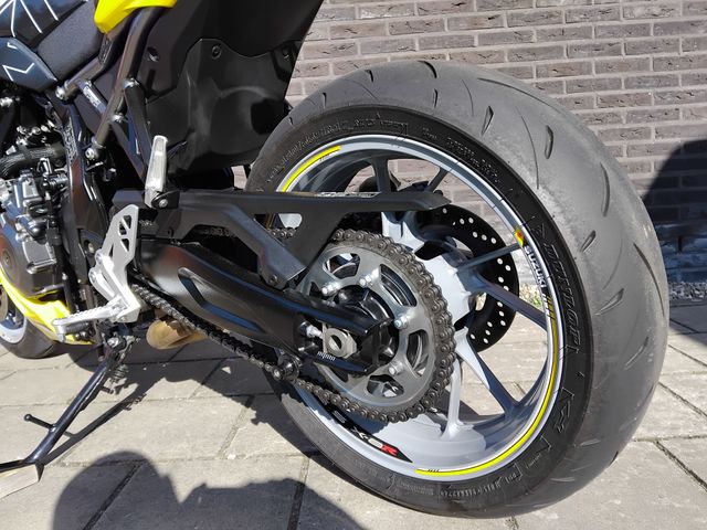 suzuki - gsx-8r