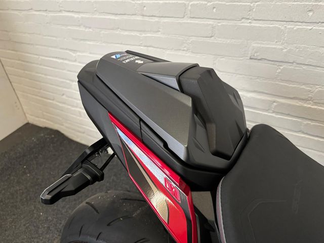 suzuki - gsx-s-1000-street-x-treme