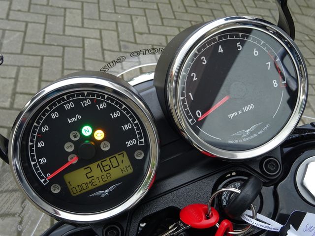 moto-guzzi - v-7-iii-special