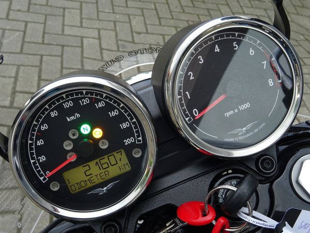 moto-guzzi - v-7-iii-special