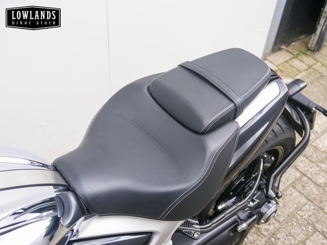 triumph - rocket-iii-r