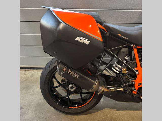 ktm - 1290-super-duke-gt