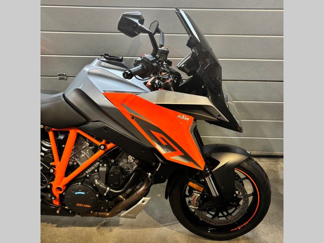 ktm - 1290-super-duke-gt