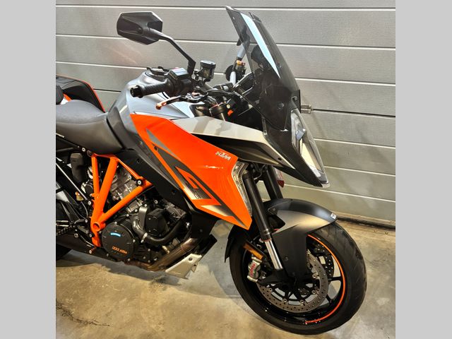 ktm - 1290-super-duke-gt
