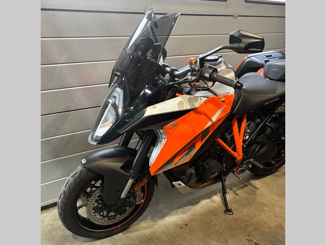 ktm - 1290-super-duke-gt