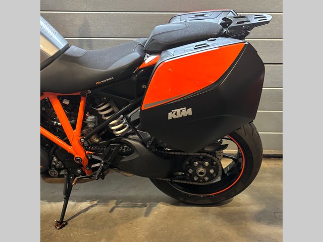 ktm - 1290-super-duke-gt