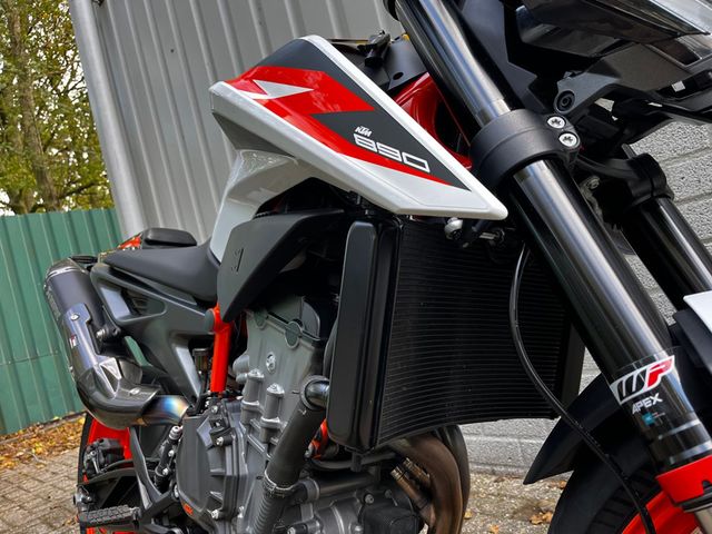 ktm - 890-duke-r