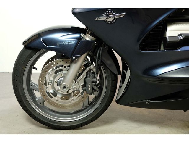 honda - st-1300-pan-european