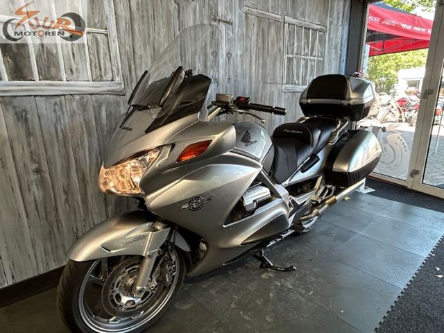 honda - st-1300-pan-european