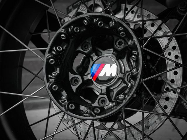bmw - r-1300-gs