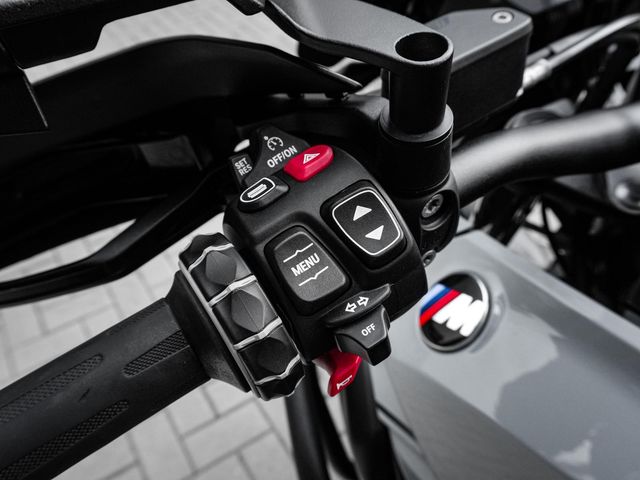 bmw - r-1300-gs