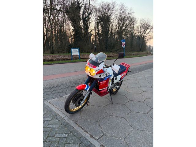 honda - xrv-750-africa-twin