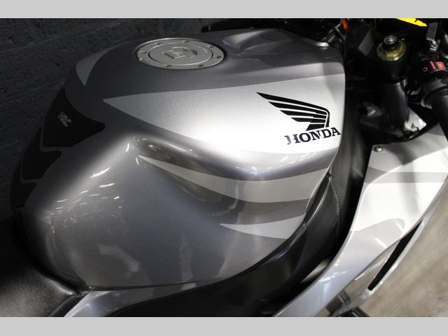 honda - cbr-1000-rr-fireblade