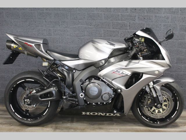 honda - cbr-1000-rr-fireblade