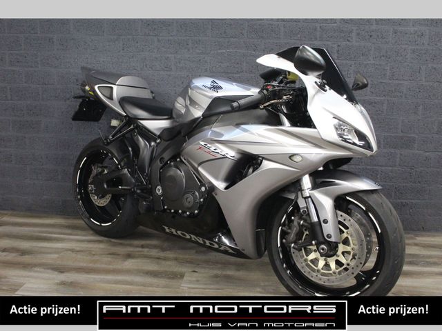 honda - cbr-1000-rr-fireblade