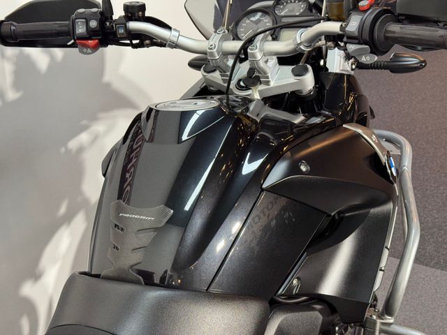 bmw - r-1200-gs-triple-black-edition