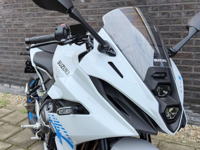 suzuki - gsx-8r