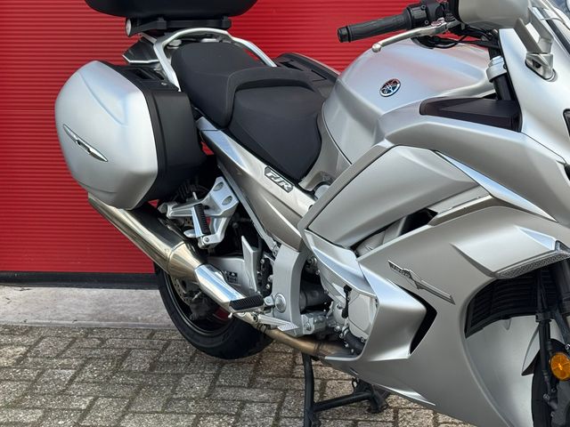 yamaha - fjr-1300